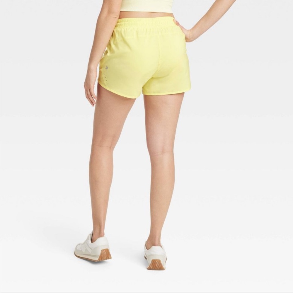 All in motion women’s mid rise running shorts 3” - Picture 3 of 5